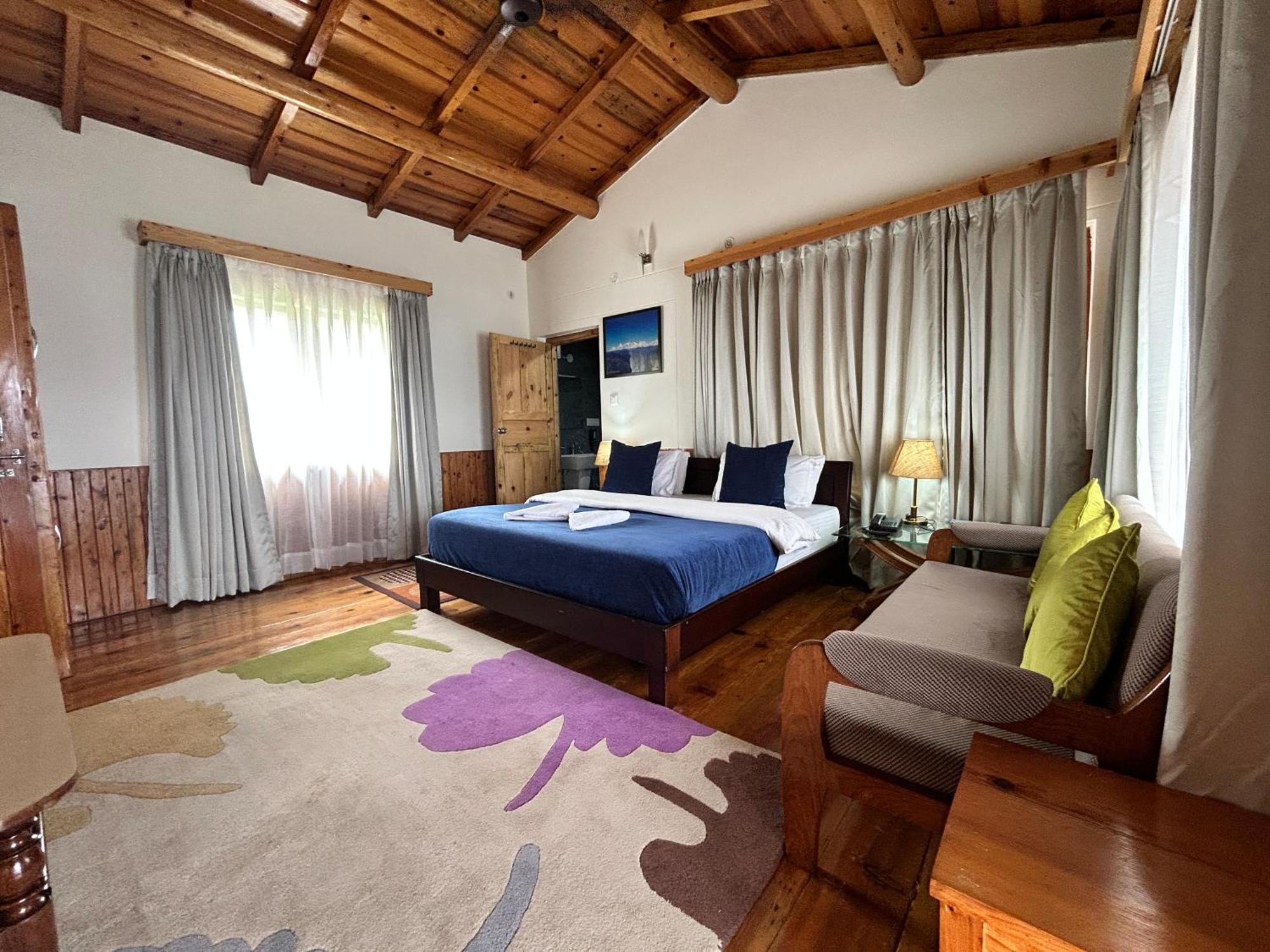 Kasar Himalaya Holiday Resort, Binsar Rd Алмора Екстериор снимка