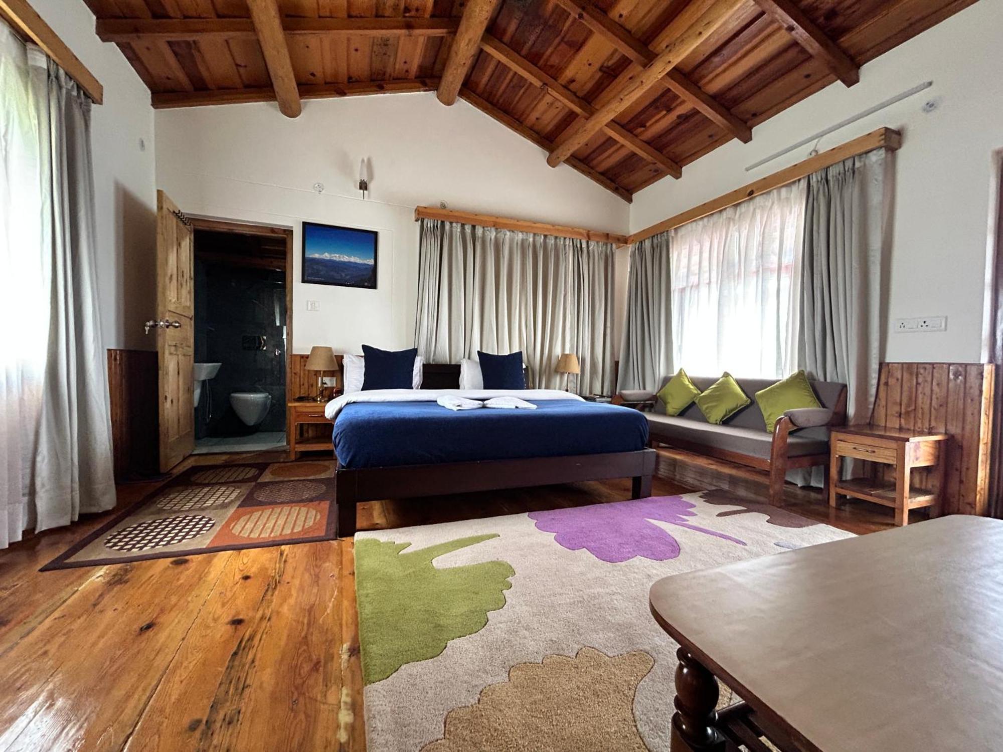 Kasar Himalaya Holiday Resort, Binsar Rd Алмора Екстериор снимка