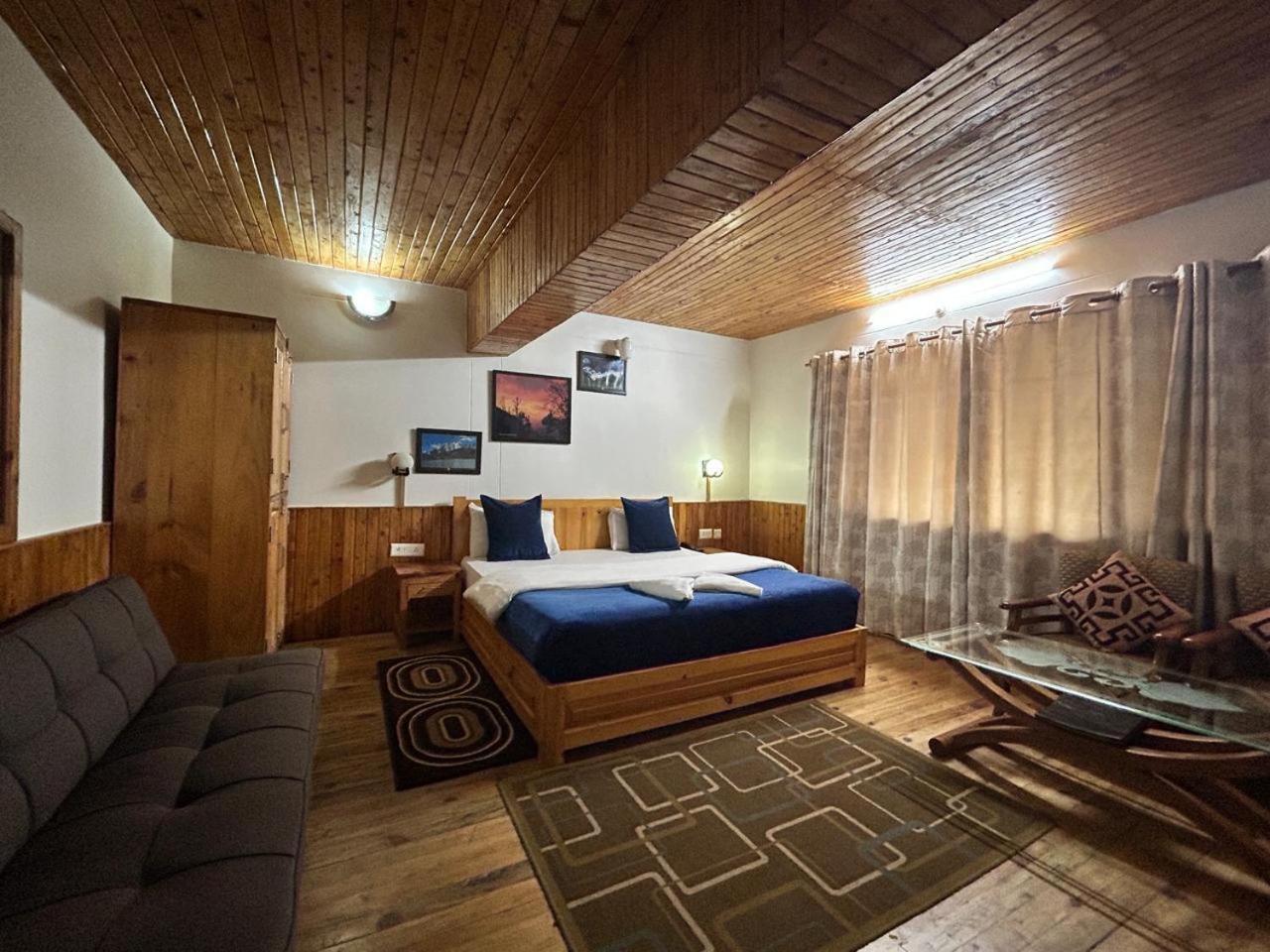 Kasar Himalaya Holiday Resort, Binsar Rd Алмора Екстериор снимка