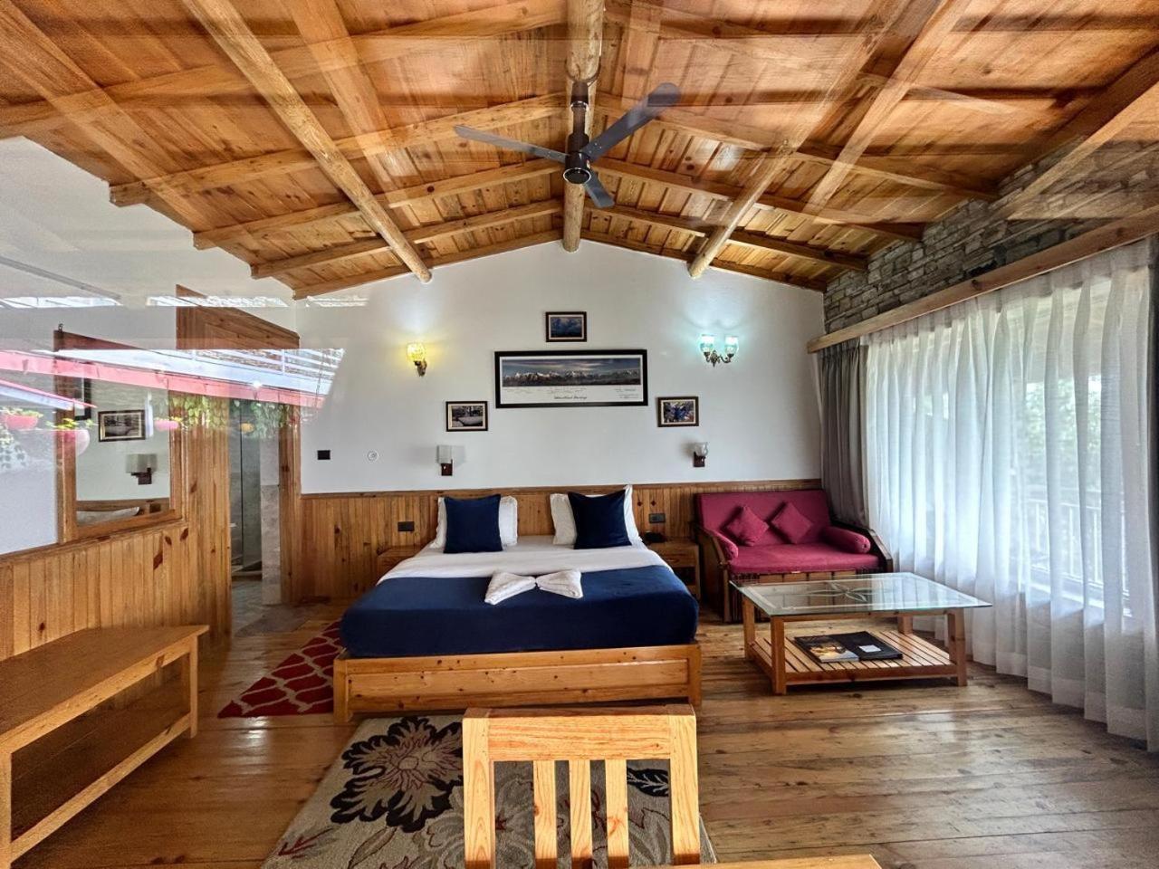 Kasar Himalaya Holiday Resort, Binsar Rd Алмора Екстериор снимка