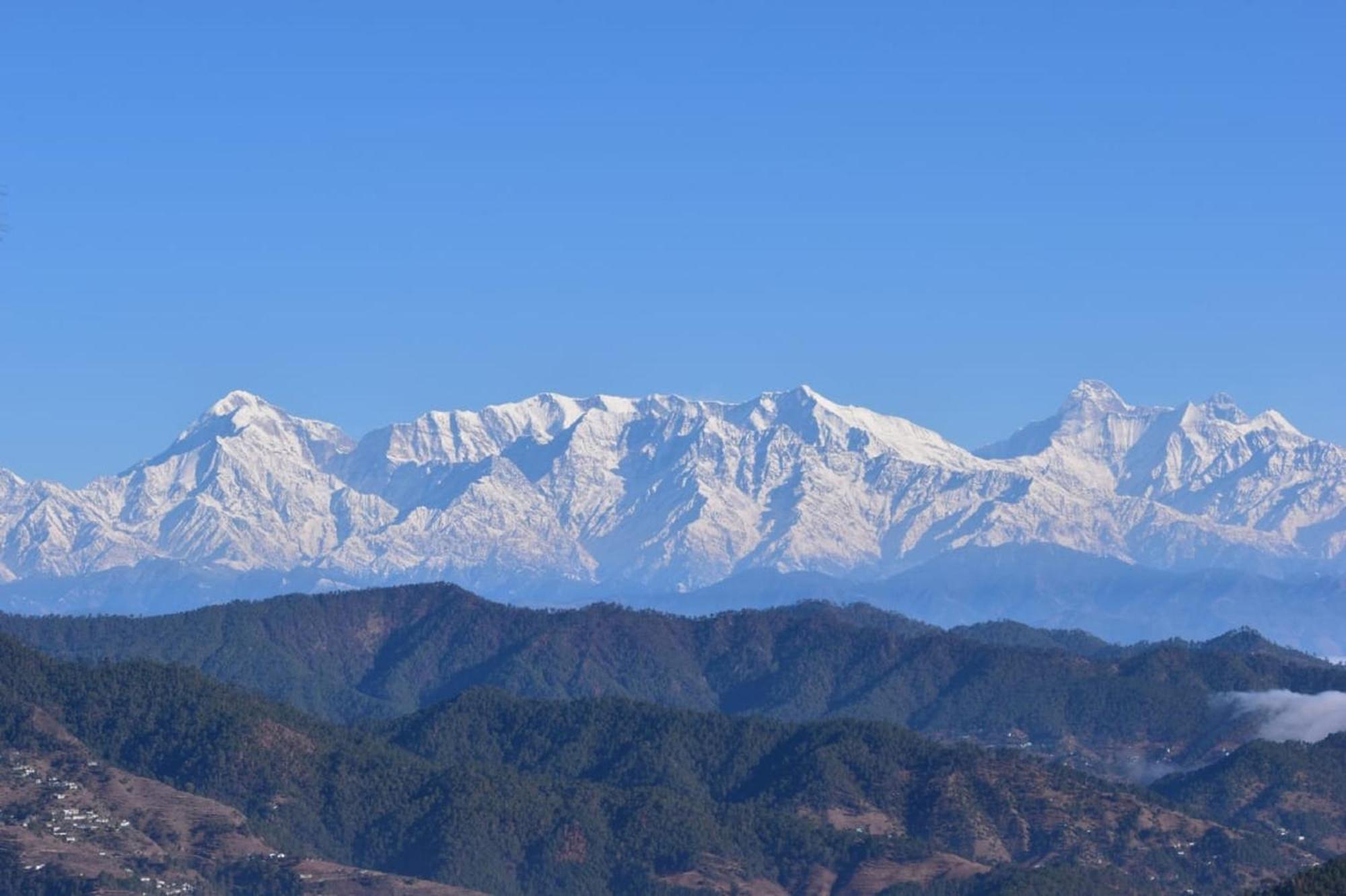 Kasar Himalaya Holiday Resort, Binsar Rd Алмора Екстериор снимка