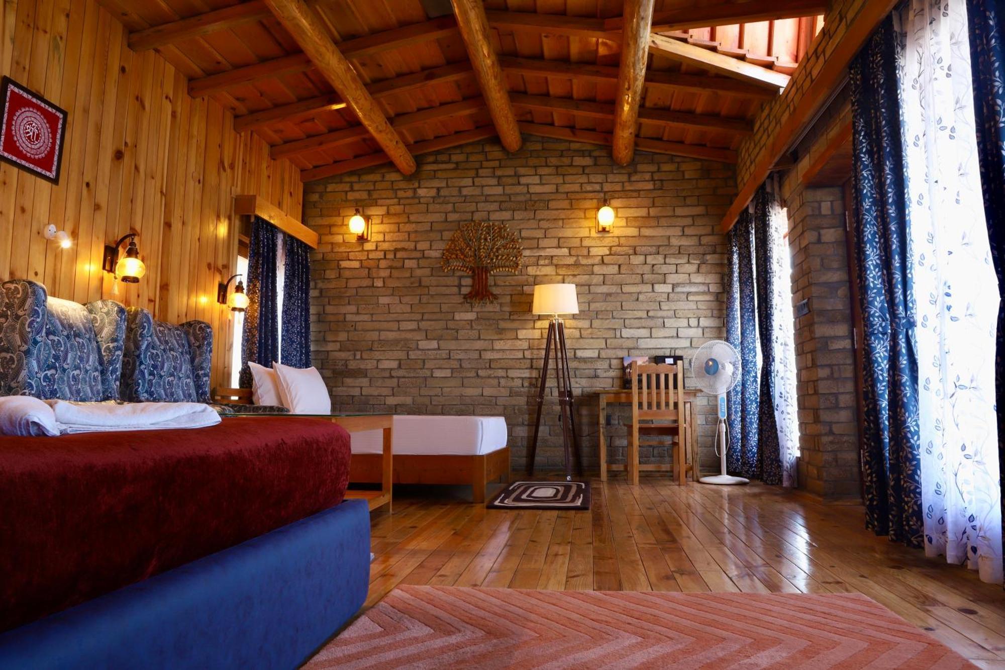 Kasar Himalaya Holiday Resort, Binsar Rd Алмора Екстериор снимка