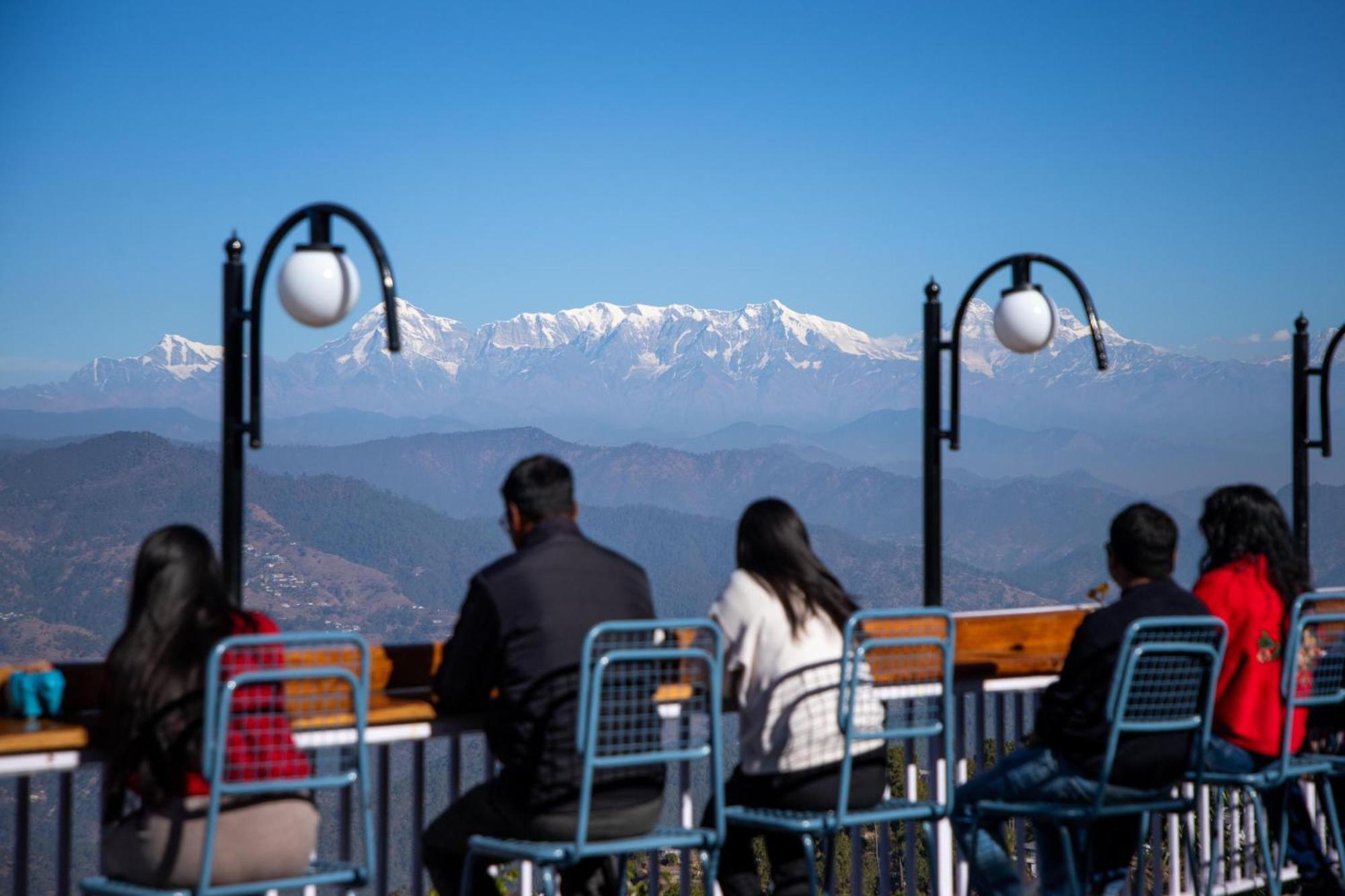 Kasar Himalaya Holiday Resort, Binsar Rd Алмора Екстериор снимка