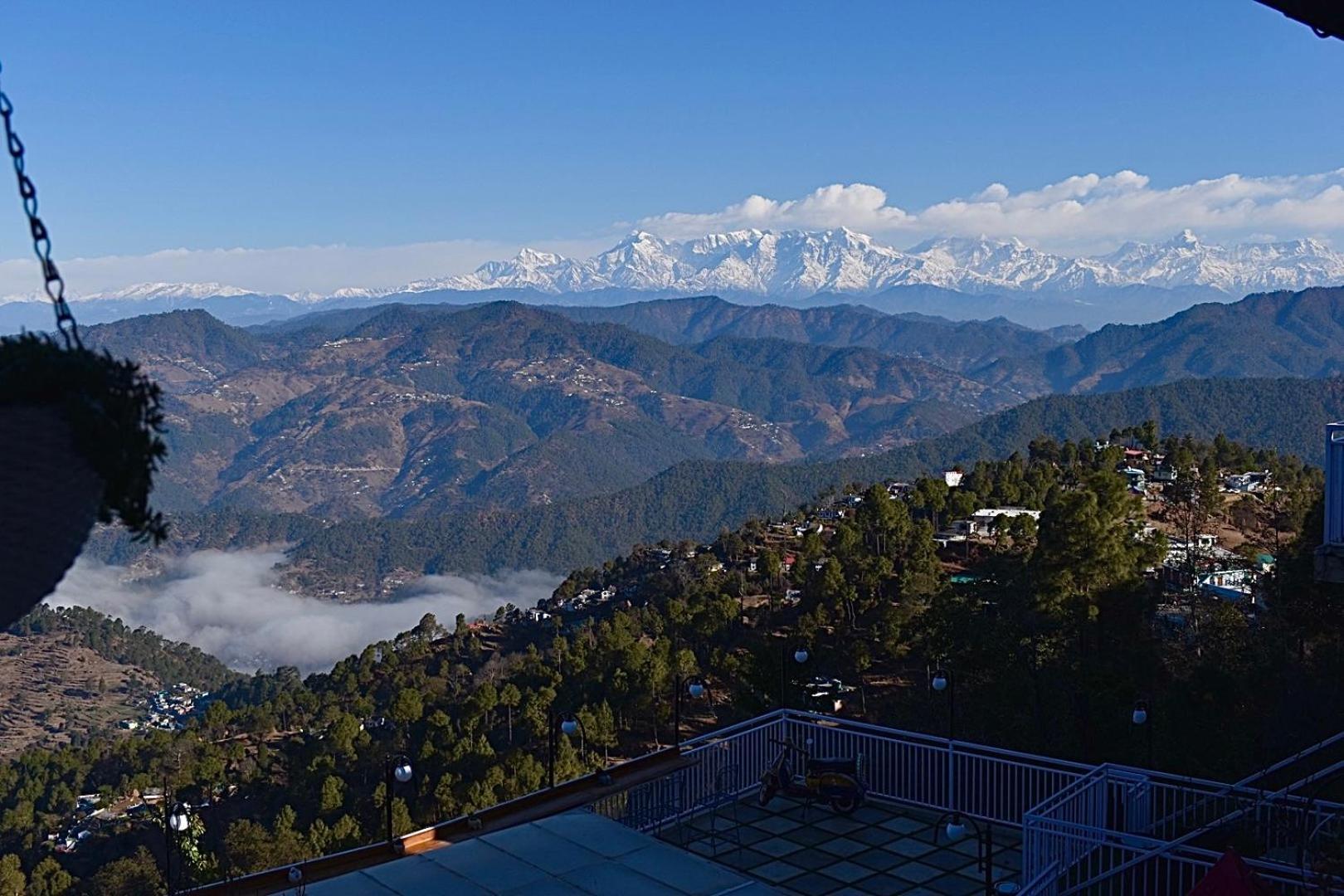 Kasar Himalaya Holiday Resort, Binsar Rd Алмора Екстериор снимка