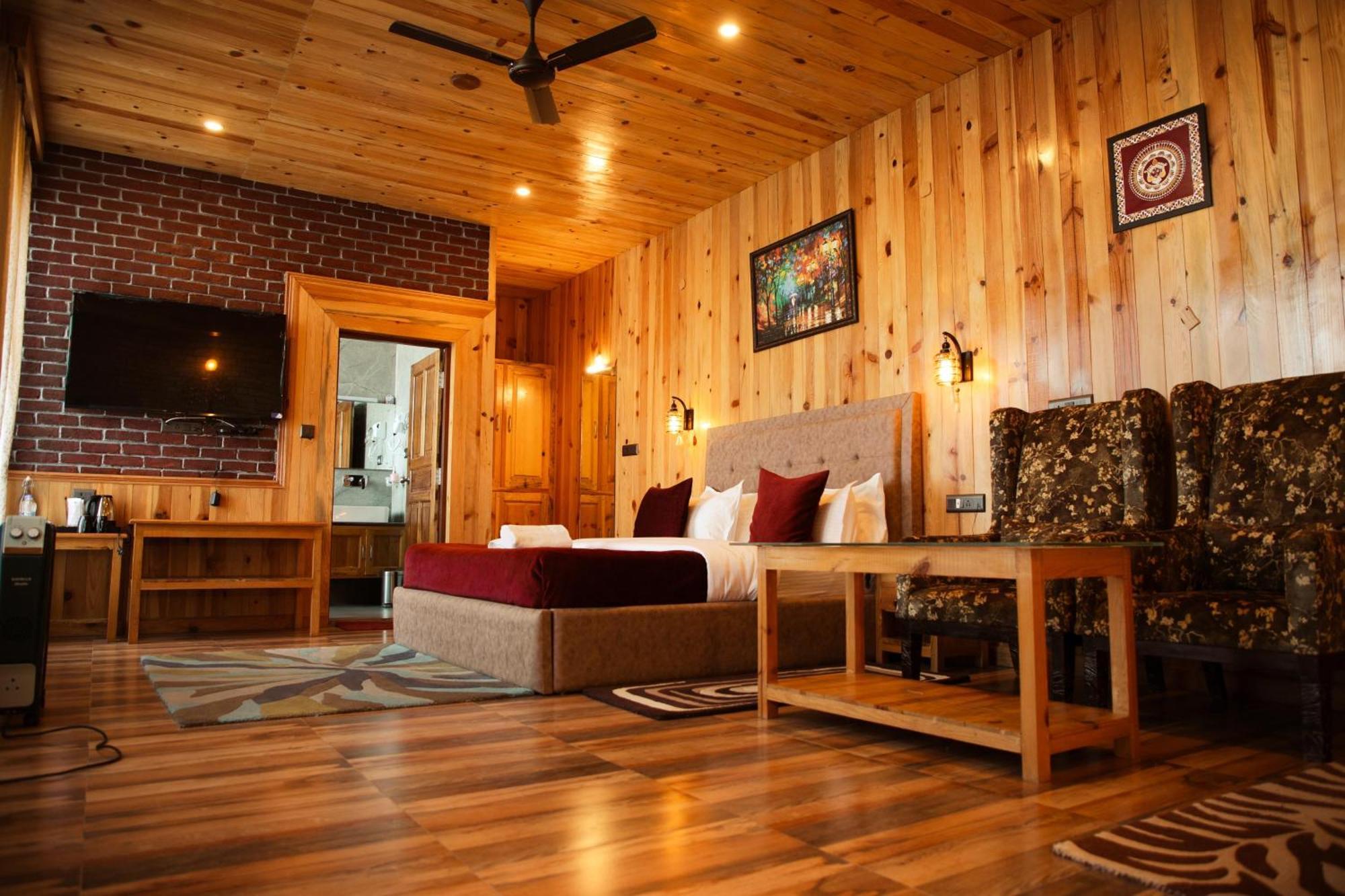 Kasar Himalaya Holiday Resort, Binsar Rd Алмора Екстериор снимка